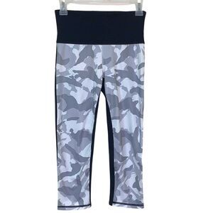 Gap Fit Grey Camo Print 7/8 length High Rise Yoga Leggings Size XS